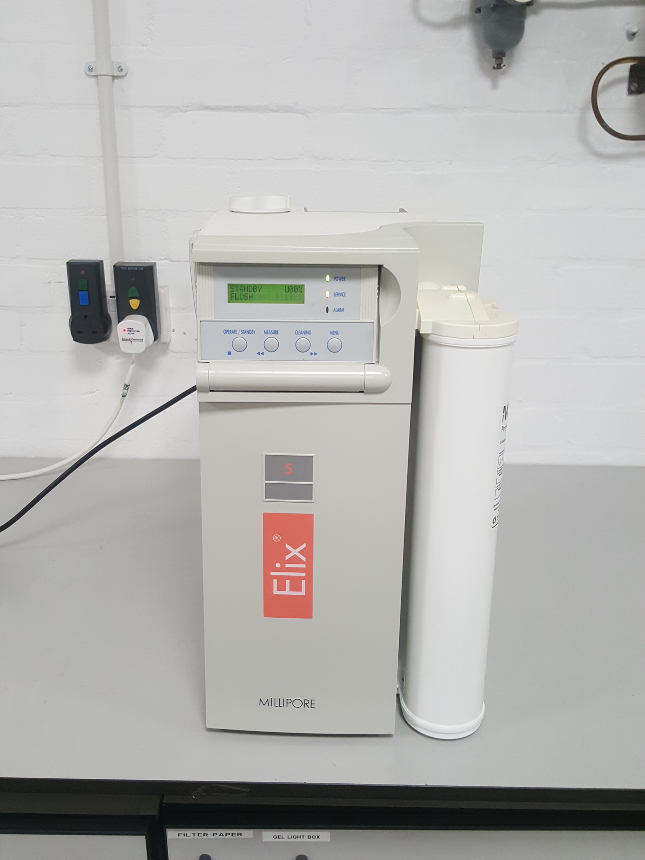 Millipore Elix Essential 5 Water Purification Purifier Lab
