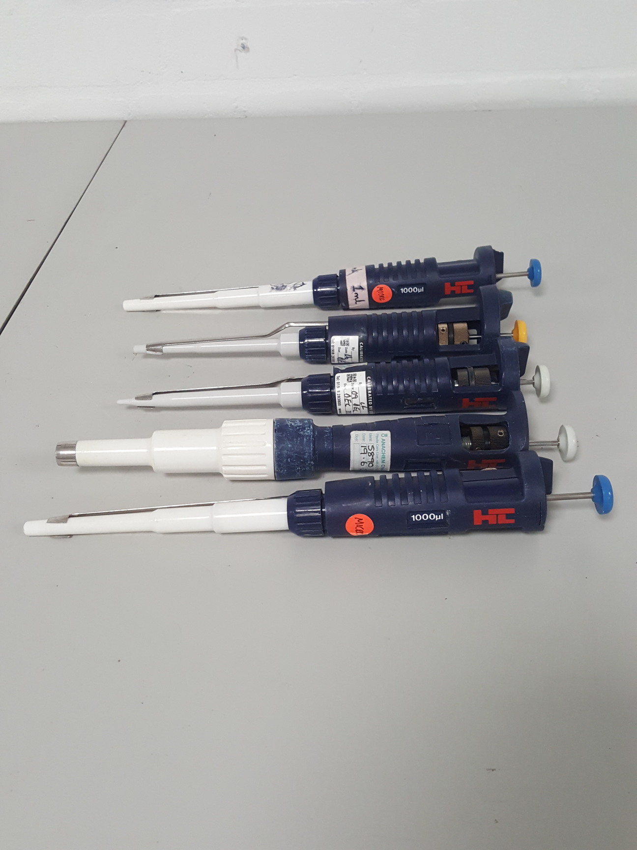 Image of Job lot 26 Lab Pipettes - Pipetman P10, P20, P100, Gilson, HTL, Finnpipette 