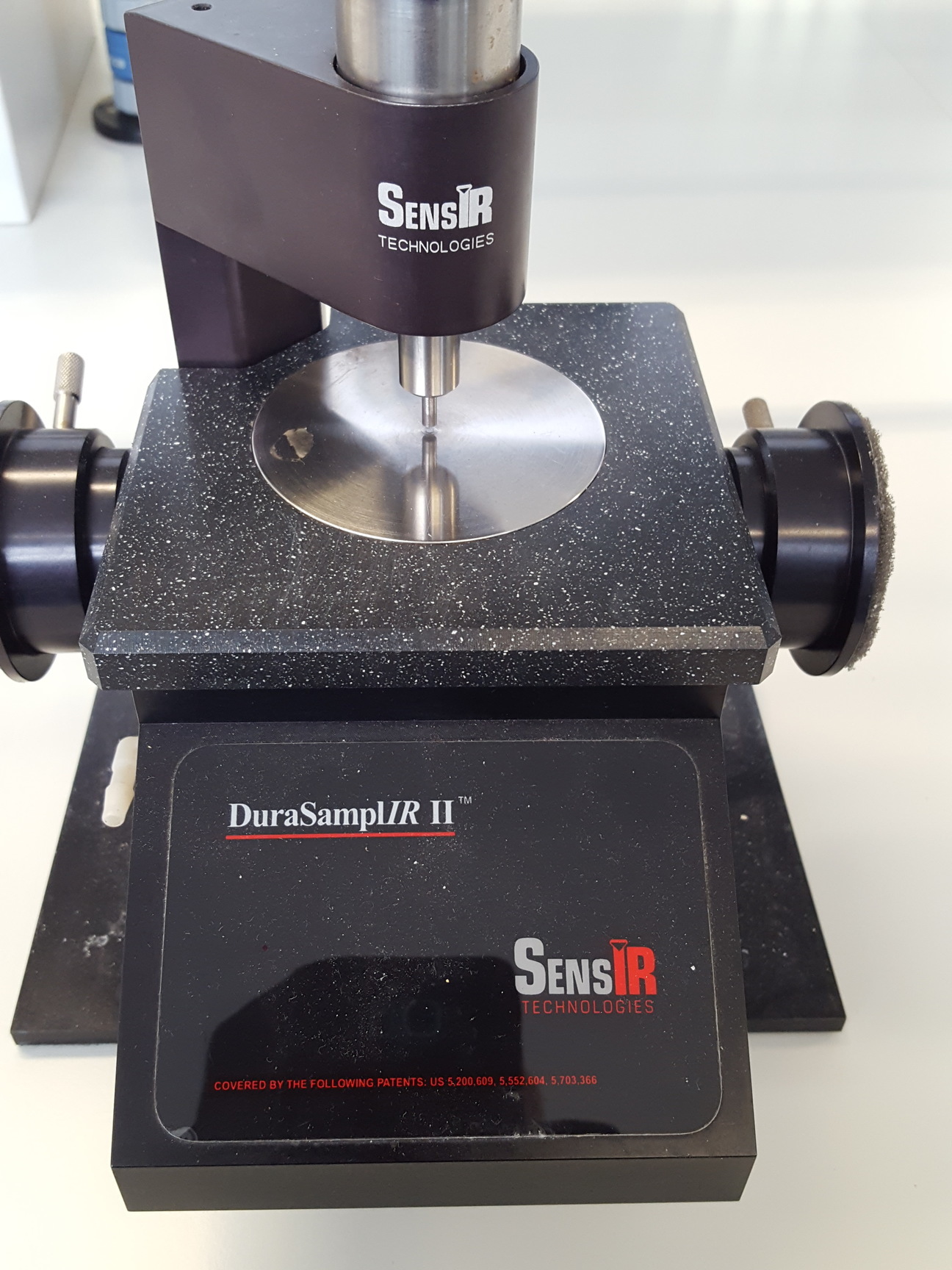 Image of SensIR Technologies DurasamplIR II 2 FTIR Universal Sample Press Interface Lab 