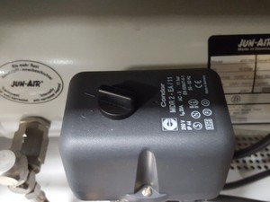 Thumbnail image of Jun-Air 400-5M 5 Litre Quiet Oil-less Air Compressor Lab