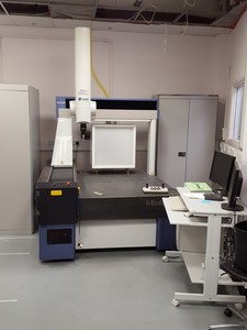 Thumbnail image of Mitutoyo CRYSTA-Apex S 9106 Coordinate Measuring Machine