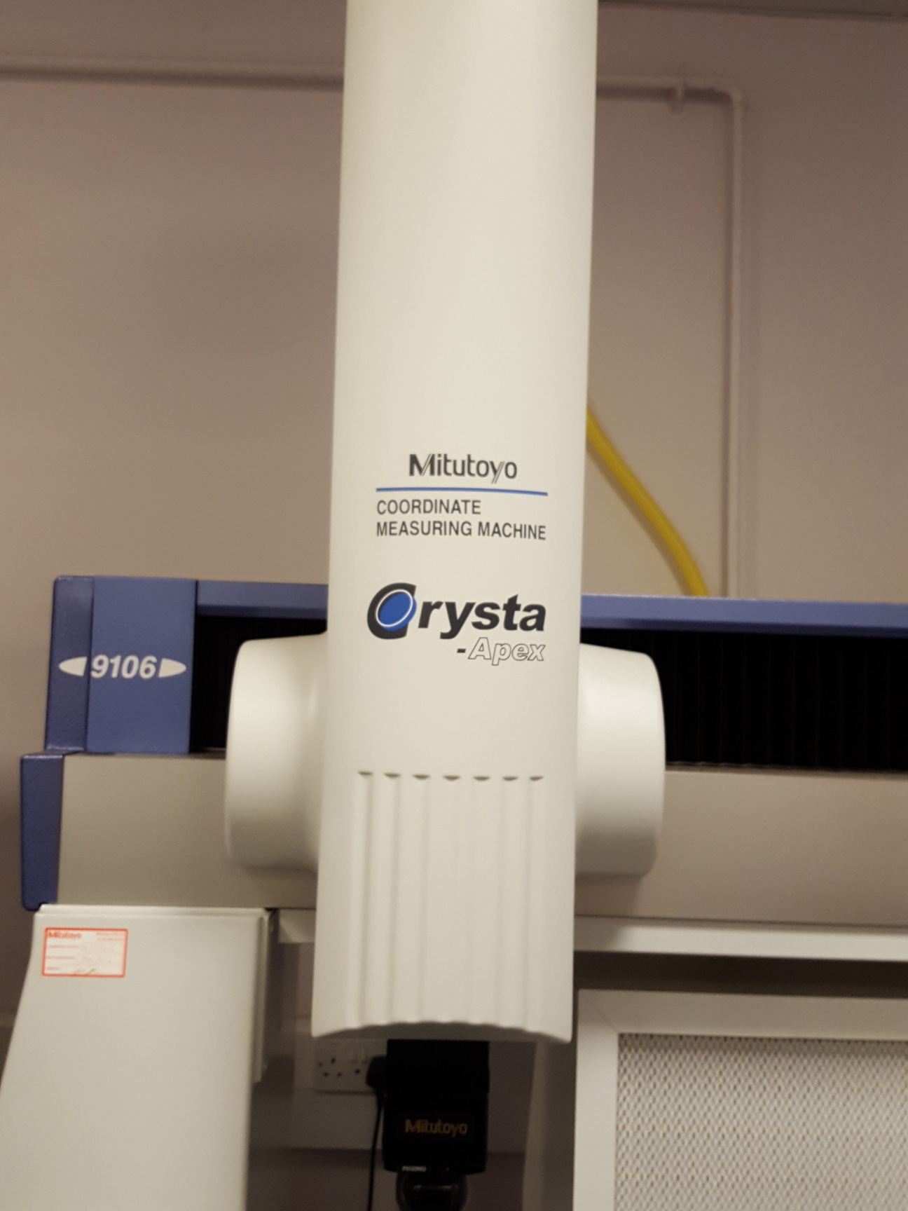 Image of Mitutoyo CRYSTA-Apex S 9106 Coordinate Measuring Machine