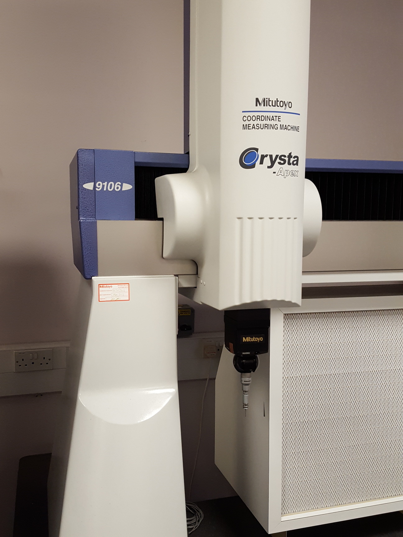 Image of Mitutoyo CRYSTA-Apex S 9106 Coordinate Measuring Machine