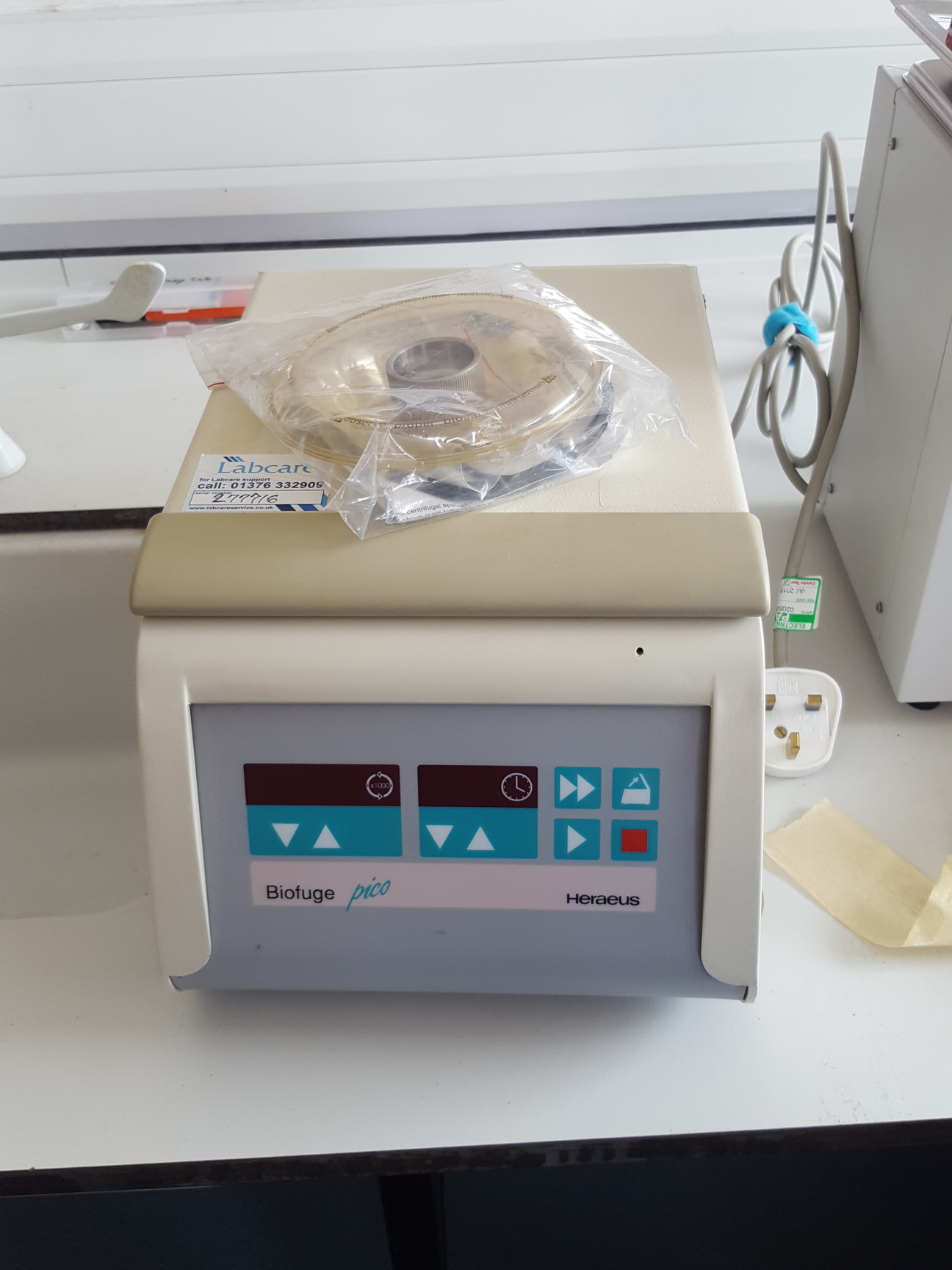 Thermo Electron Heraeus Biofuge Pico Centrifuge Microcentrifuge Lab