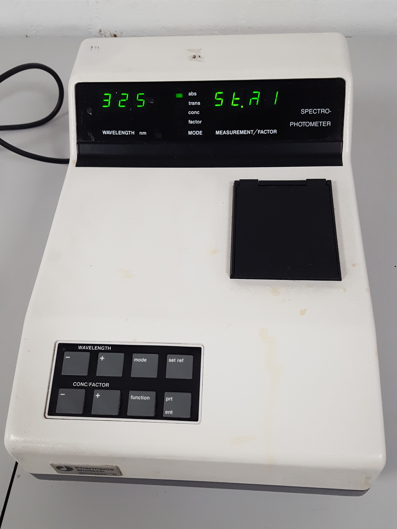 Pharmacia Biotech Novaspec II 80208864 Visible Spectrophotometer Lab