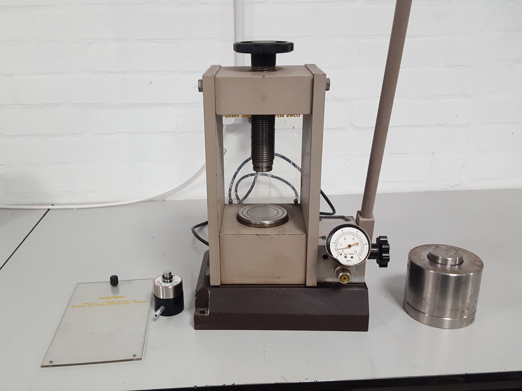 Image of Specac Hydraulic Press Lab Pellet Press FTIR + XRF