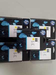 Thumbnail image of 5x HP 88 Officejet High Yield Yellow Original Ink Cartridge
