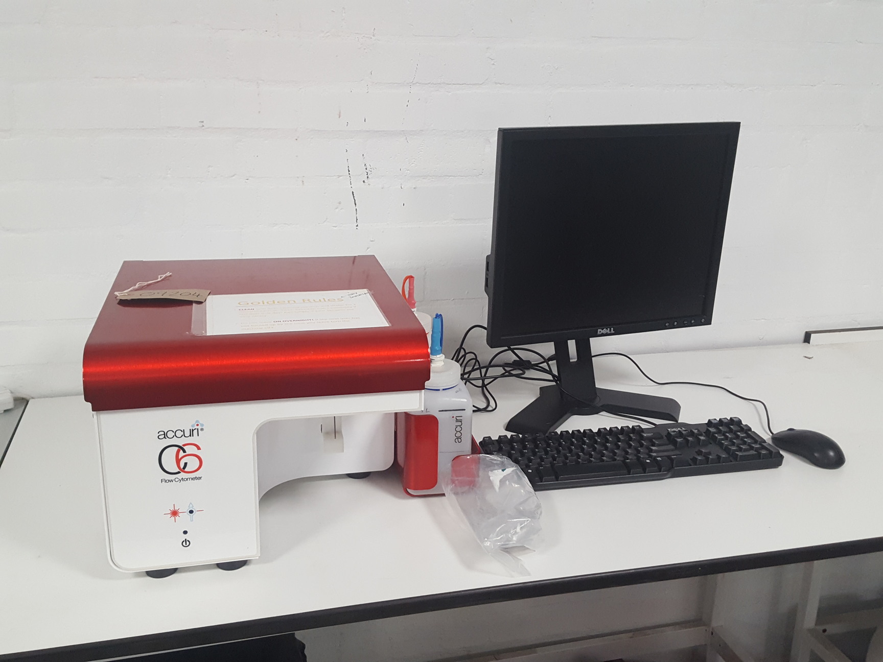 BD Becton Dickinson Accuri C6 Flow Cytometer System & Monitor Lab