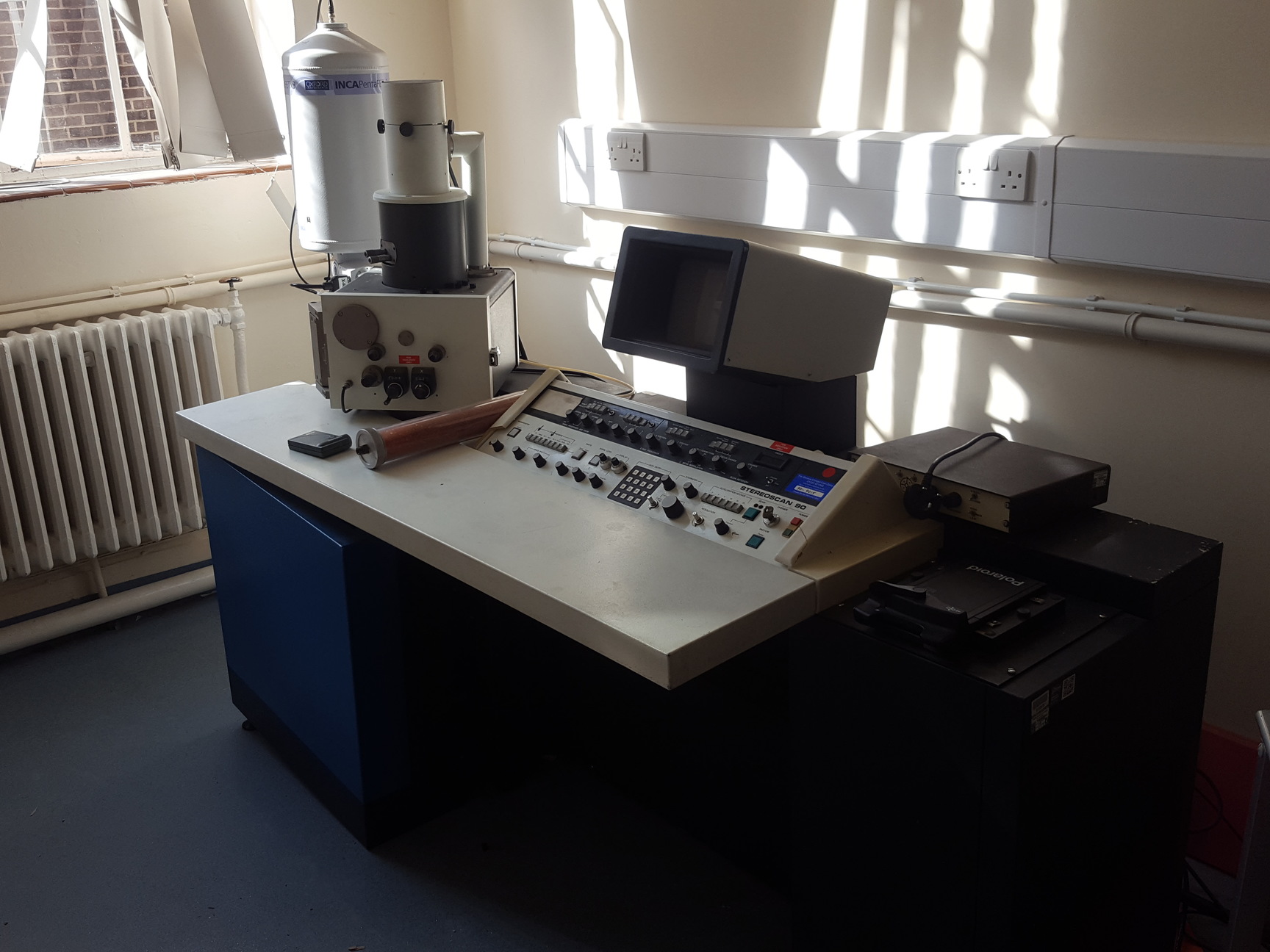 Image of Cambridge Stereoscan 90 Scanning Electron Microscope Lab Movie Prop Rebuild