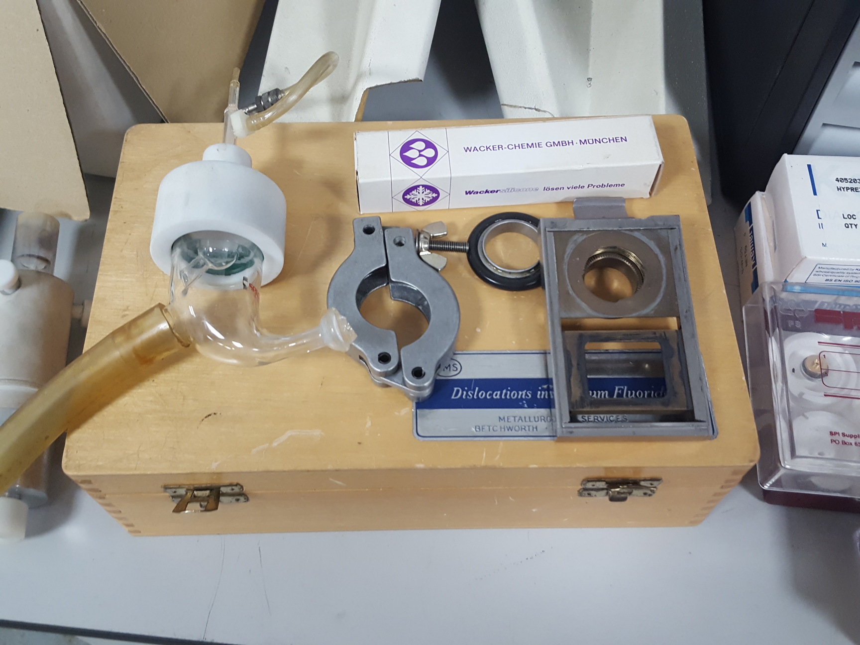 Image of Cambridge Stereoscan 90 Scanning Electron Microscope Lab Movie Prop Rebuild