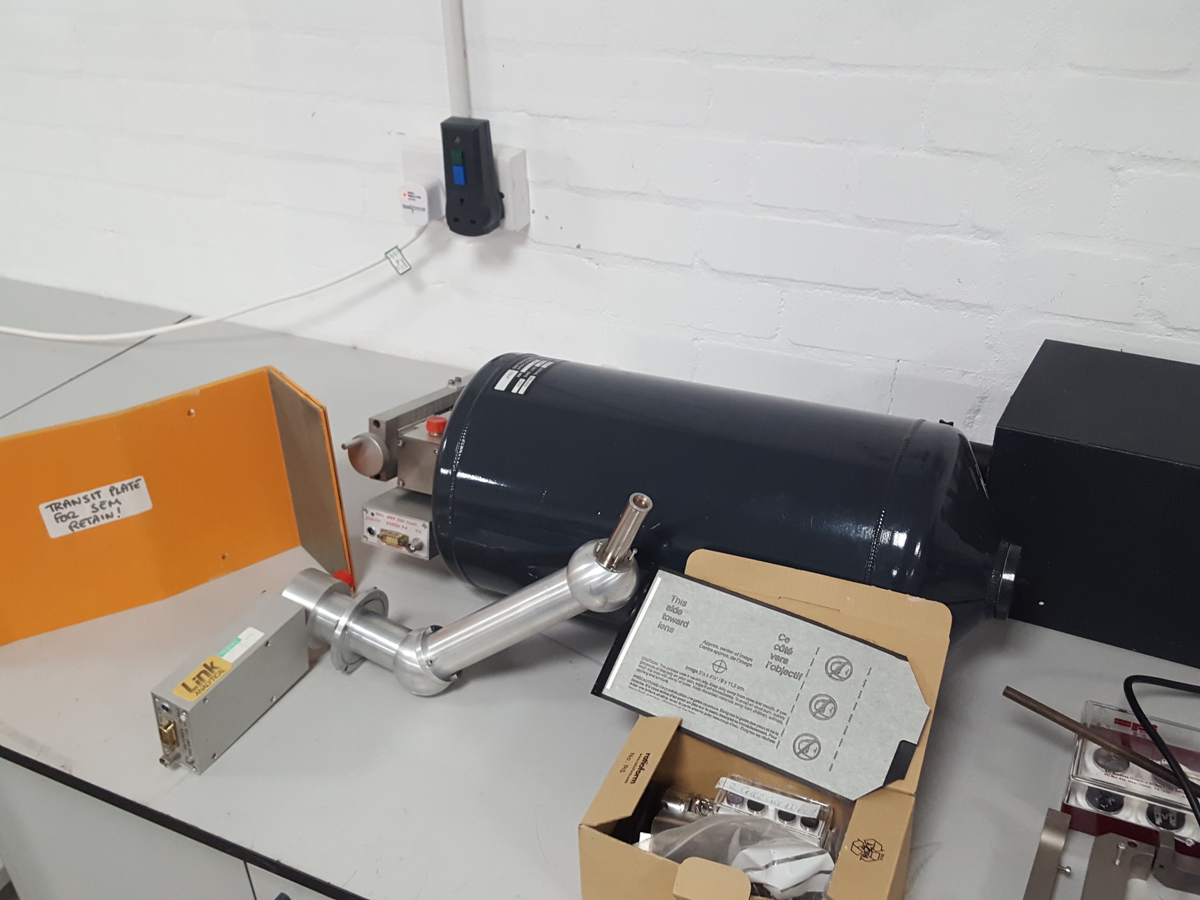 Image of Cambridge Stereoscan 90 Scanning Electron Microscope Lab Movie Prop Rebuild