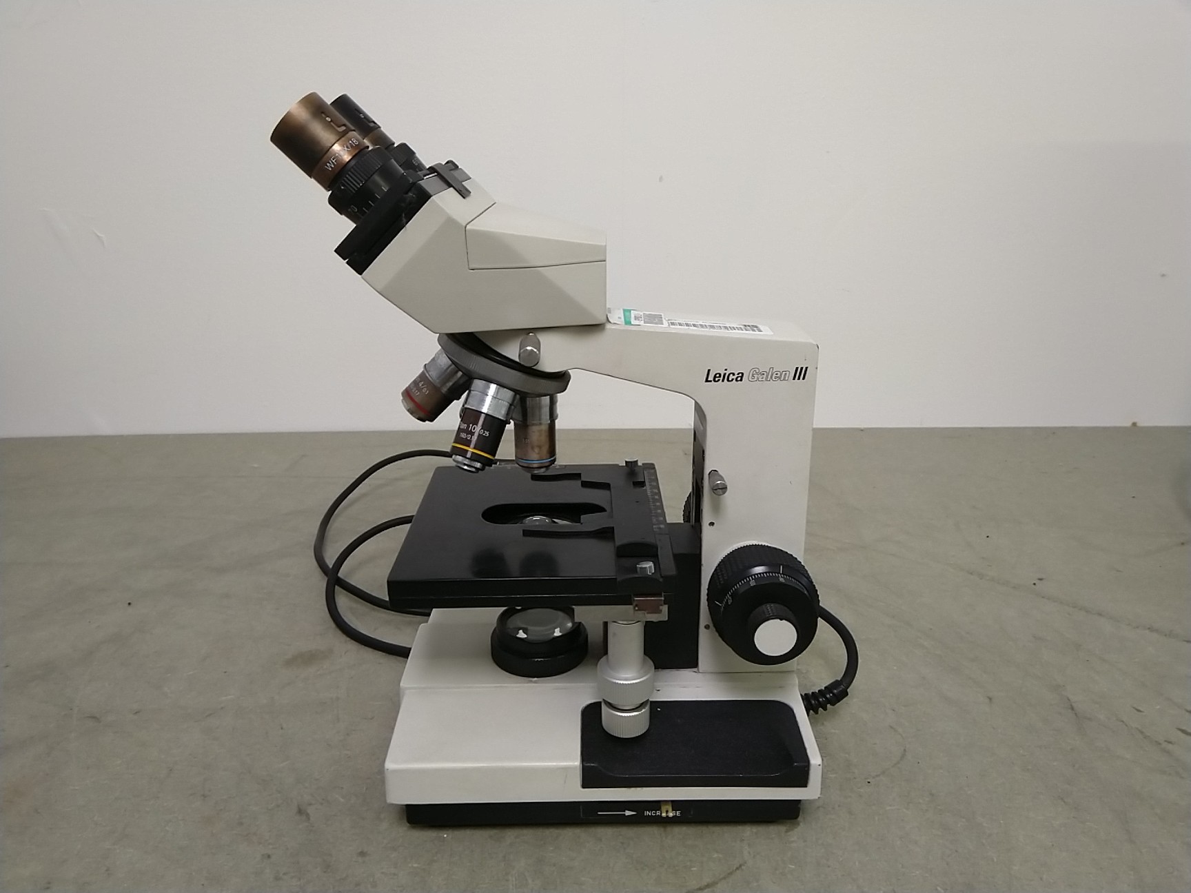 Leica Gallen III - Binocular Microscope with 4 objectives