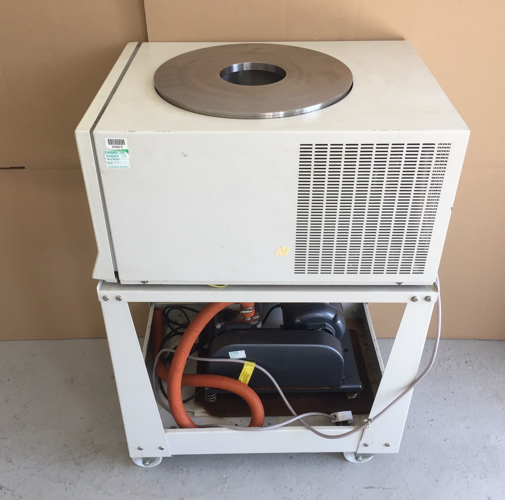 Image of Modulyo Freeze Dryer System with Edwards ED50 Vacuum Pump