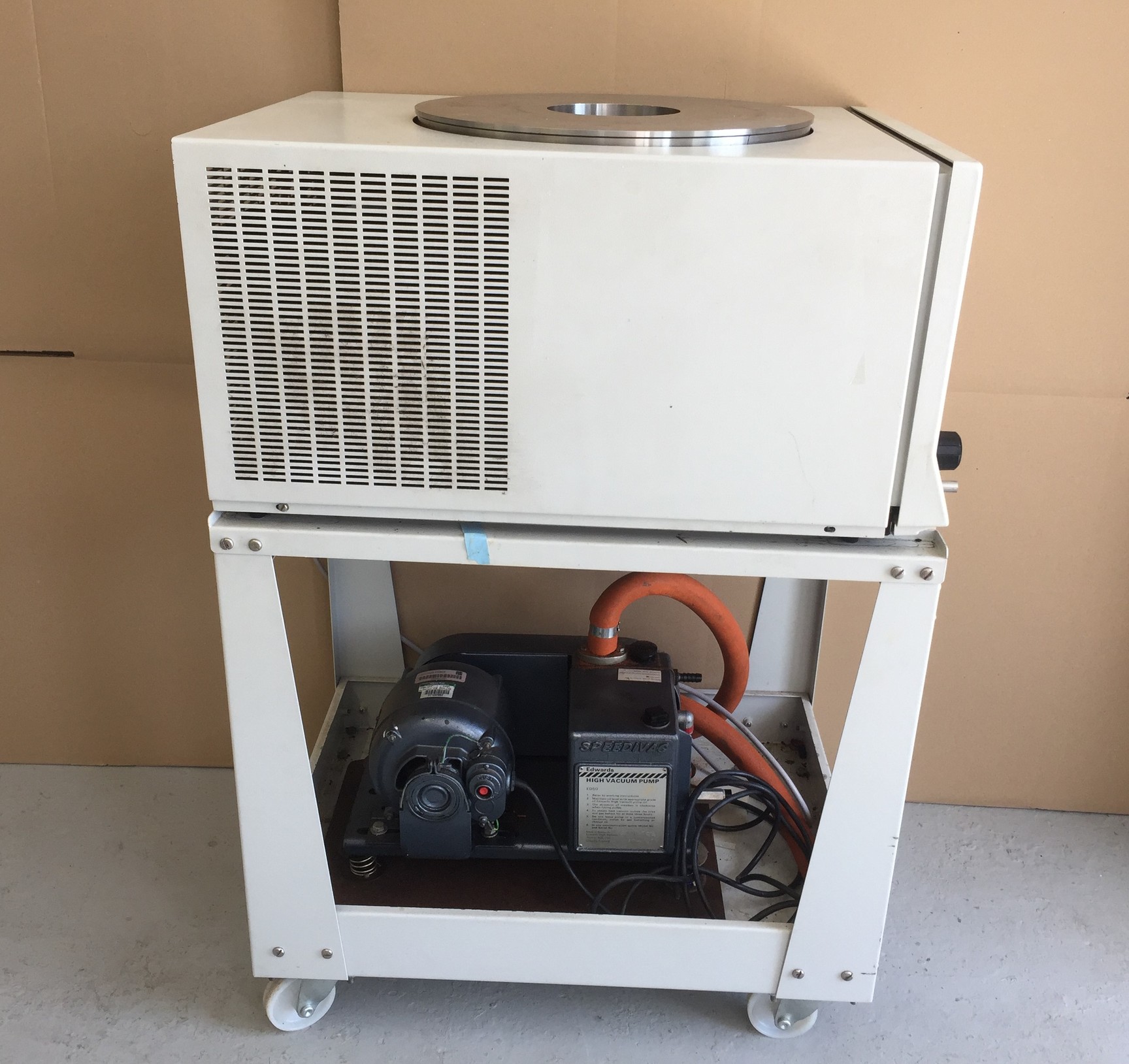 Image of Modulyo Freeze Dryer System with Edwards ED50 Vacuum Pump