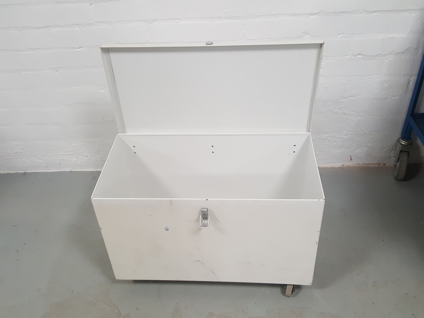 Image of Single Door Laboratory Chemical / Flammable Materials Storage Cabinet White Lab