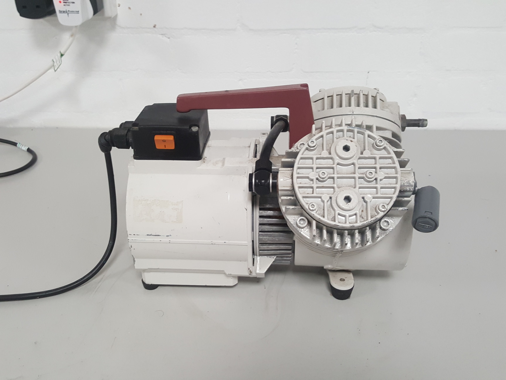KNF Neuberger N035.3AN.18 Portable Vacuum Pump Lab