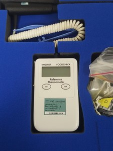 Thumbnail image of Comark KM20REF Digital Reference Thermometer Lab