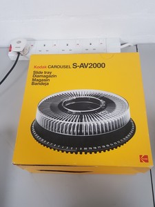 Thumbnail image of Kodak S-AV 1010 Carousel Slide Projectors + One Lens & 2 Carousel S-AV2000