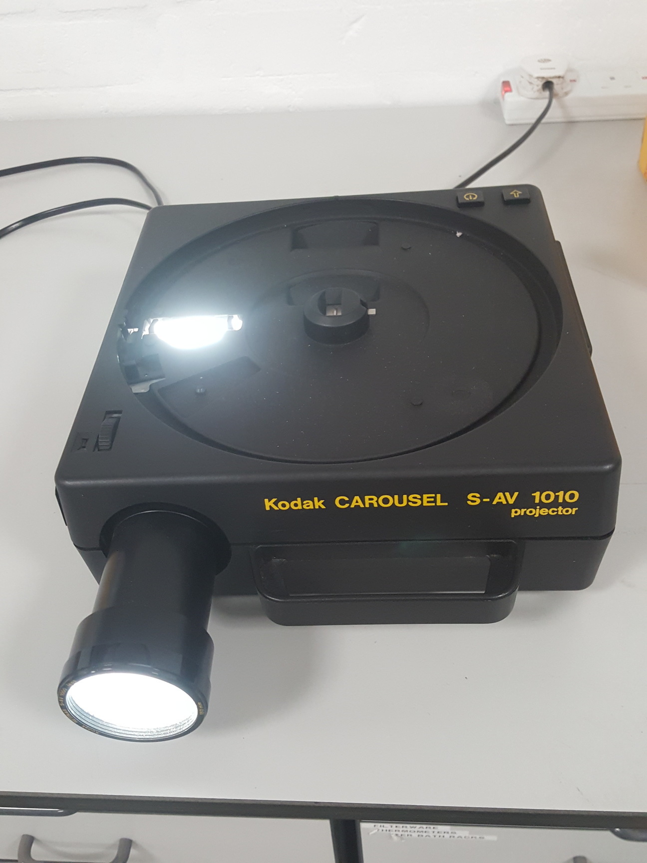 Image of Kodak S-AV 1010 Carousel Slide Projectors + One Lens & 2 Carousel S-AV2000