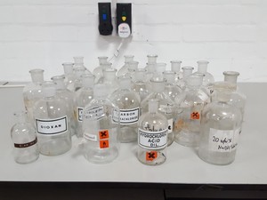 Thumbnail image of Small lot of Lab Glassware Beakers, Flasks, Bottles, Desiccators,