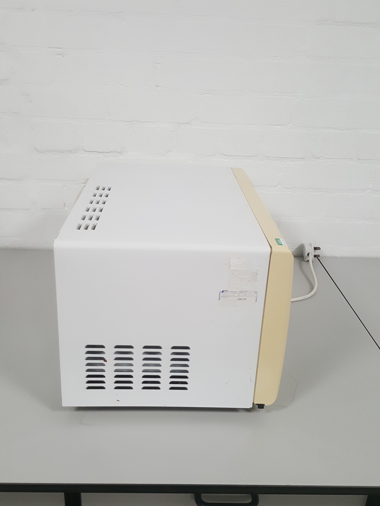 Image of Cookworks M7017P-F Manual Microwave Oven