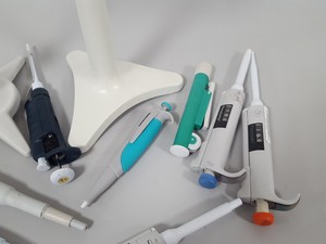 Thumbnail image of 10 Lab Pipettes Gilson, Finnpipette, Eppendorf Thermo Labsystems Lab