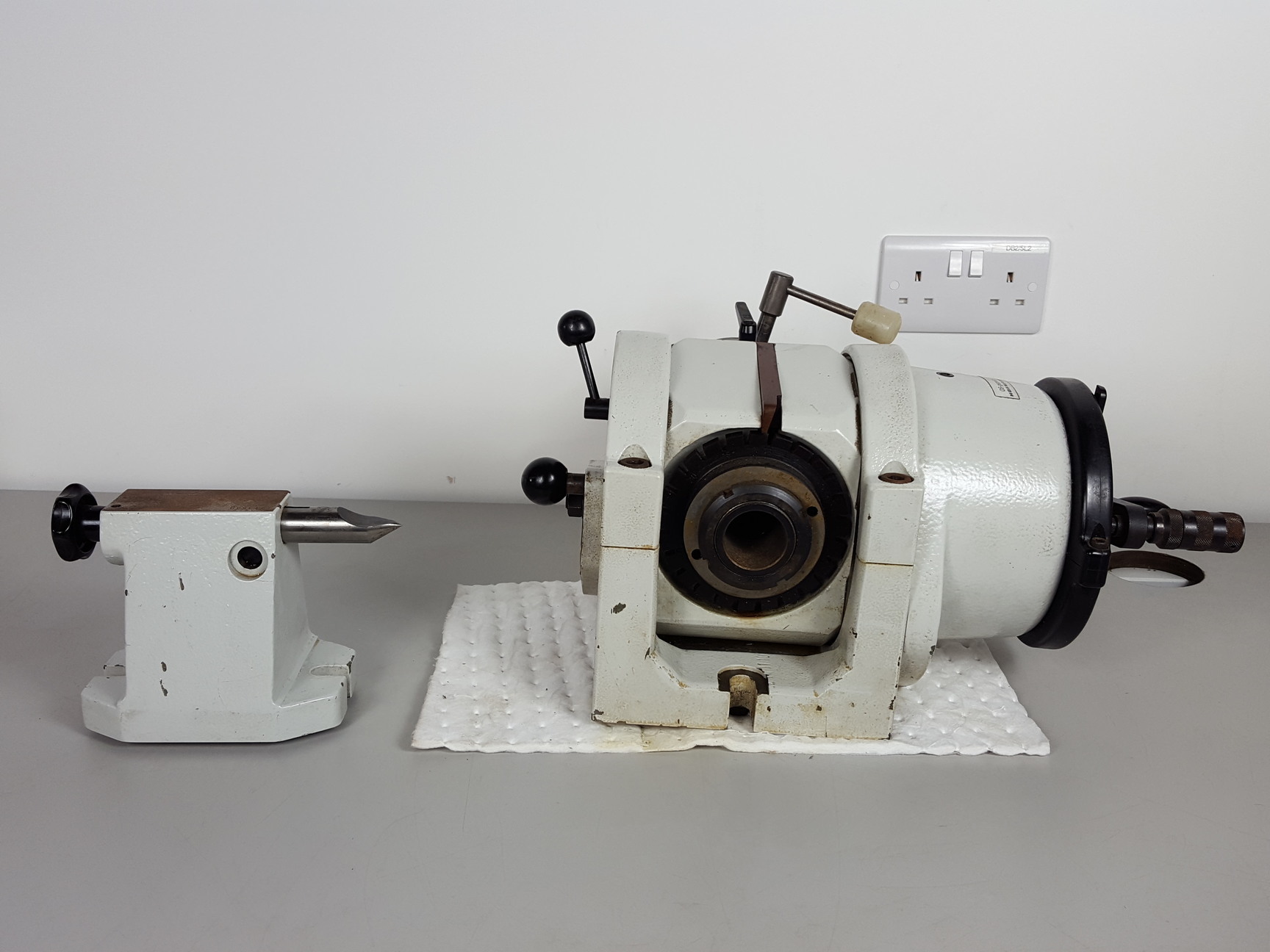 Image of Hoffman Semi Universal Dividing Head and Tail Stock Lathe Accessories
