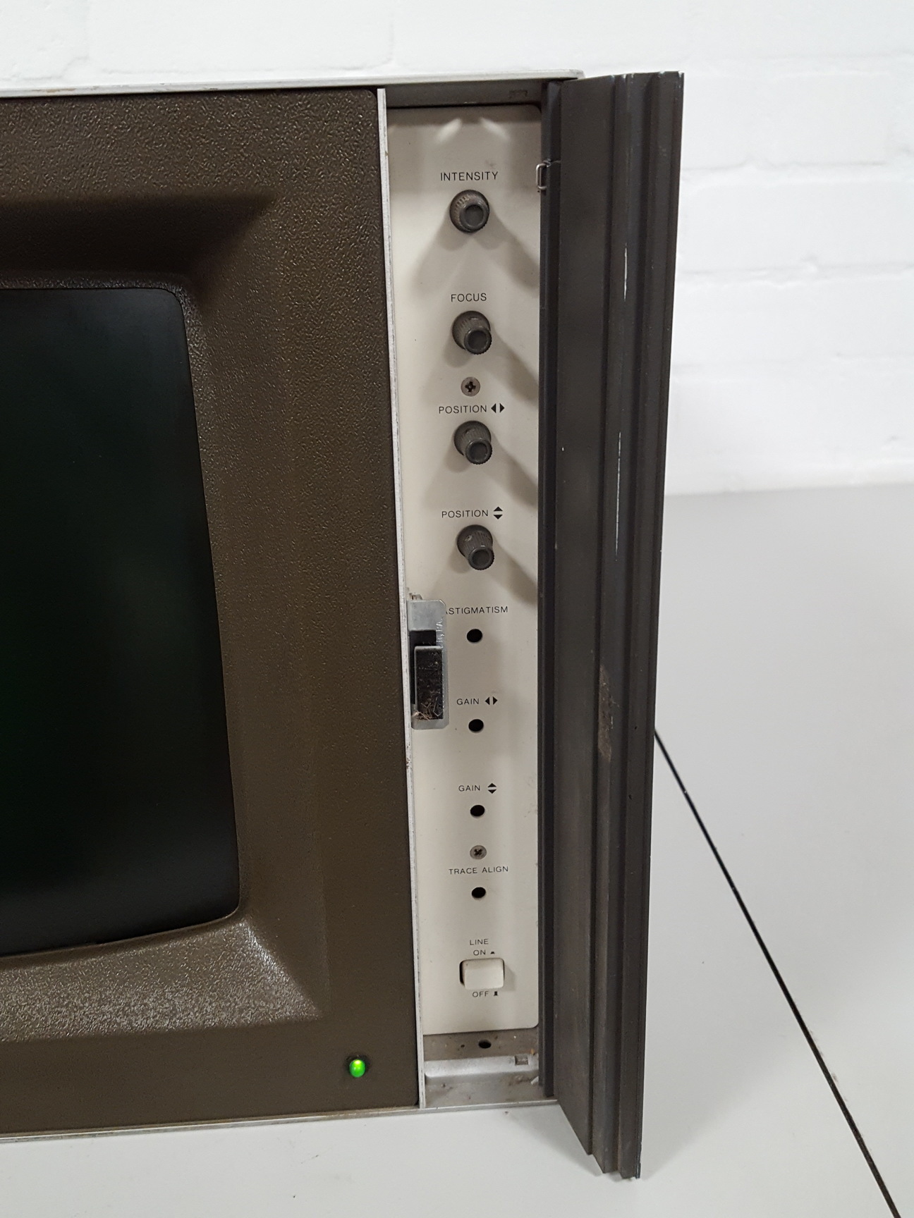 Image of HP 1304A 14" X-Y Vector Display Monitor Lab