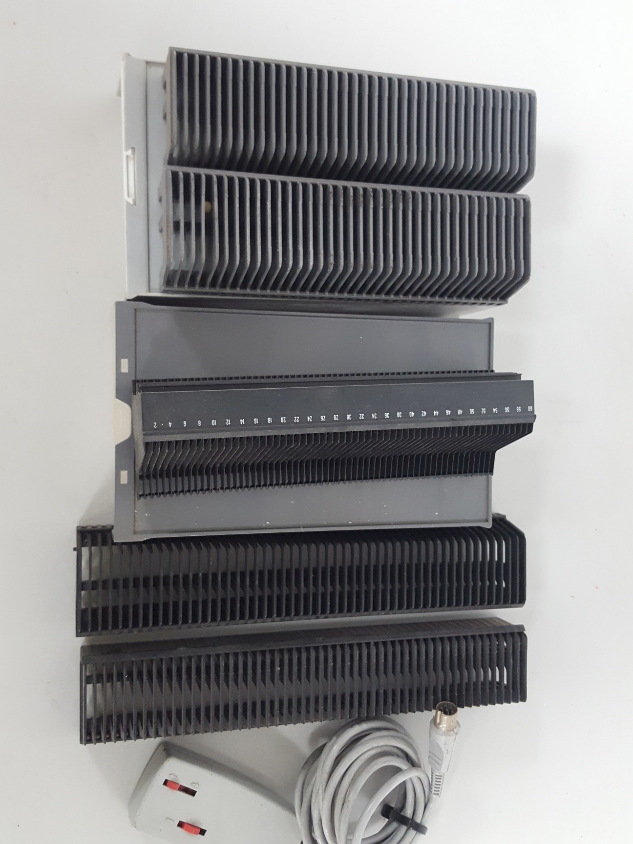 Image of Leitz Weztlar Pradovit Color Slide Projector + Accessories