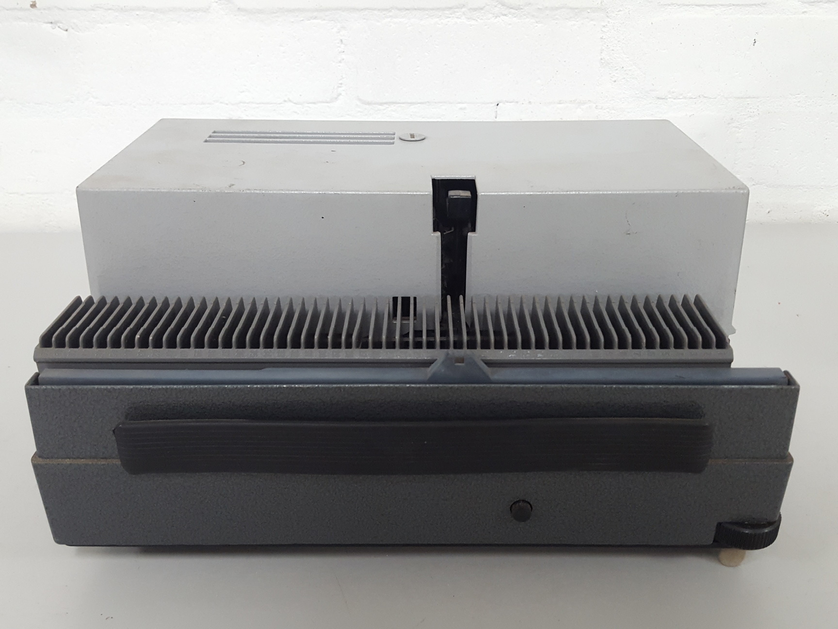 Image of Leitz Weztlar Pradovit Color Slide Projector + Accessories
