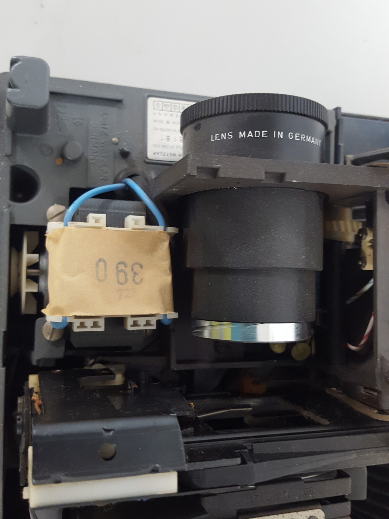 Image of Leitz Weztlar Pradovit Color Slide Projector + Accessories