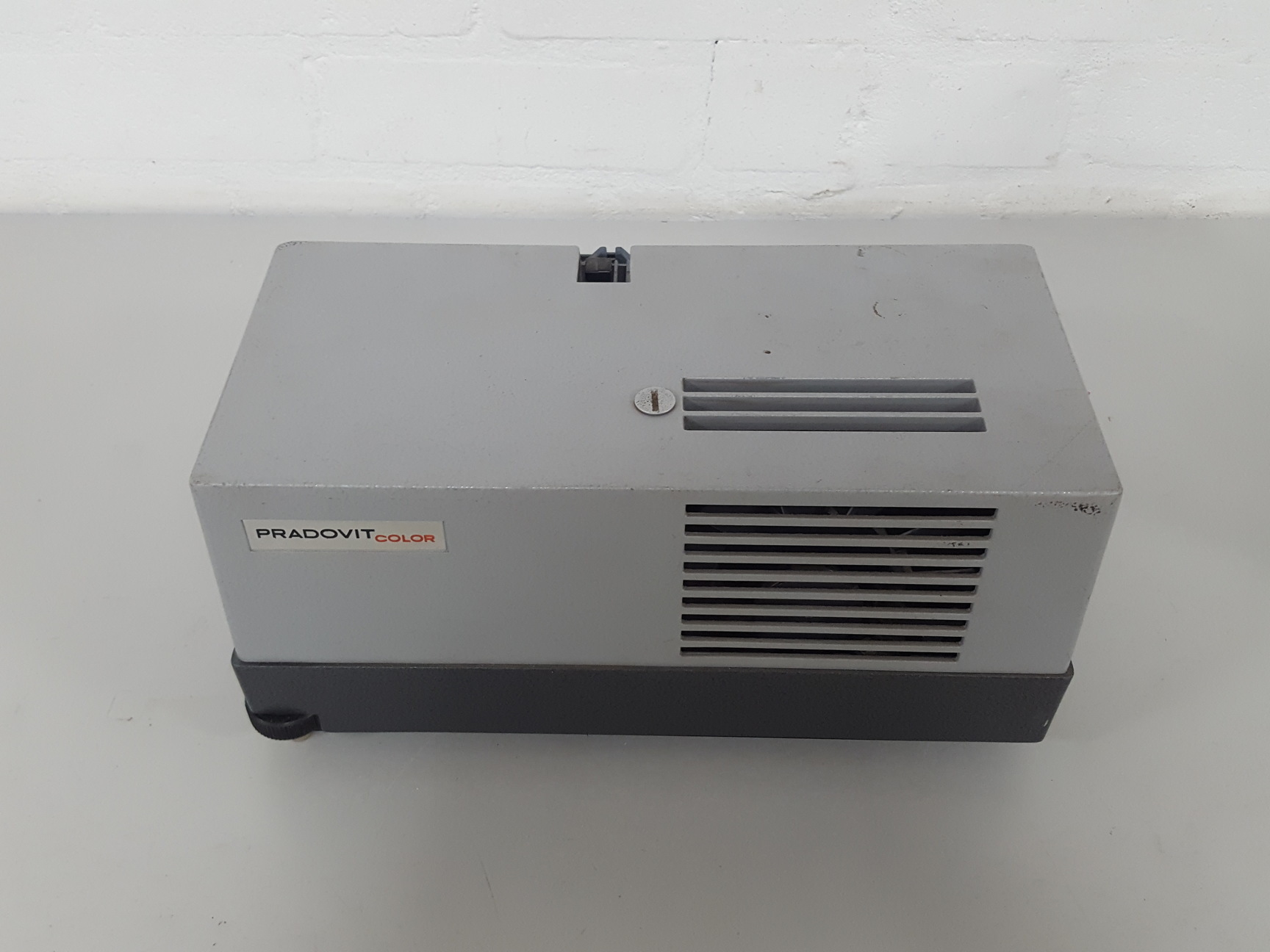 Image of Leitz Weztlar Pradovit Color Slide Projector + Accessories