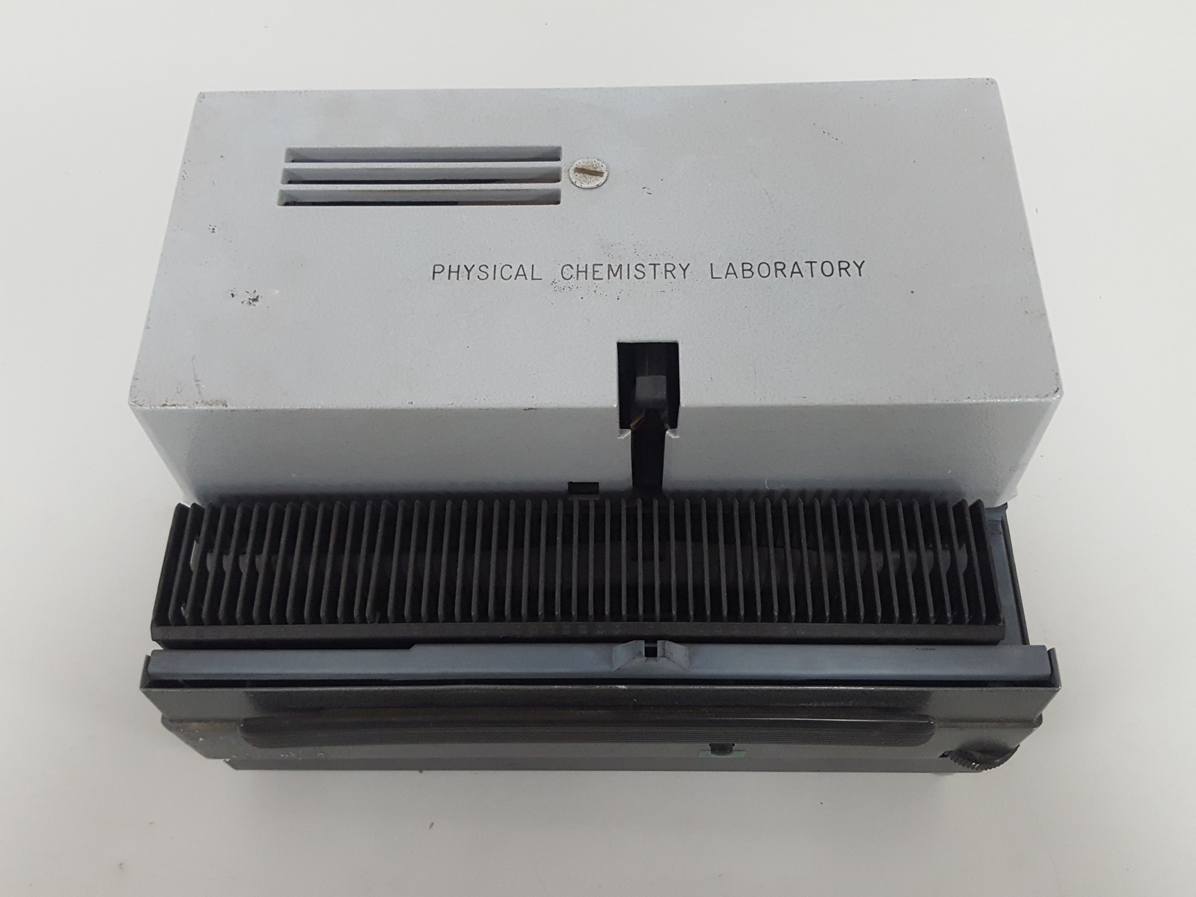 Image of Leitz Wetzlar Pradovit Color 250 Slide Projector