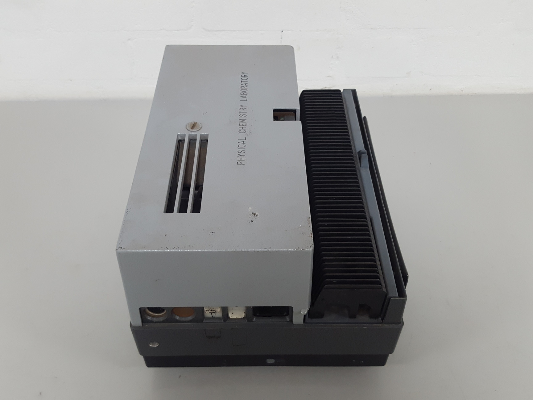 Image of Leitz Wetzlar Pradovit Color 250 Slide Projector