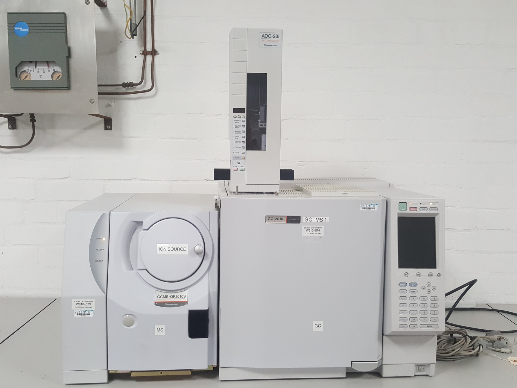Image of Shimadzu GCMS-QP2010 SE + GC-2010 + AOC-20I Auto Injector Gas Chromatograph GCMS