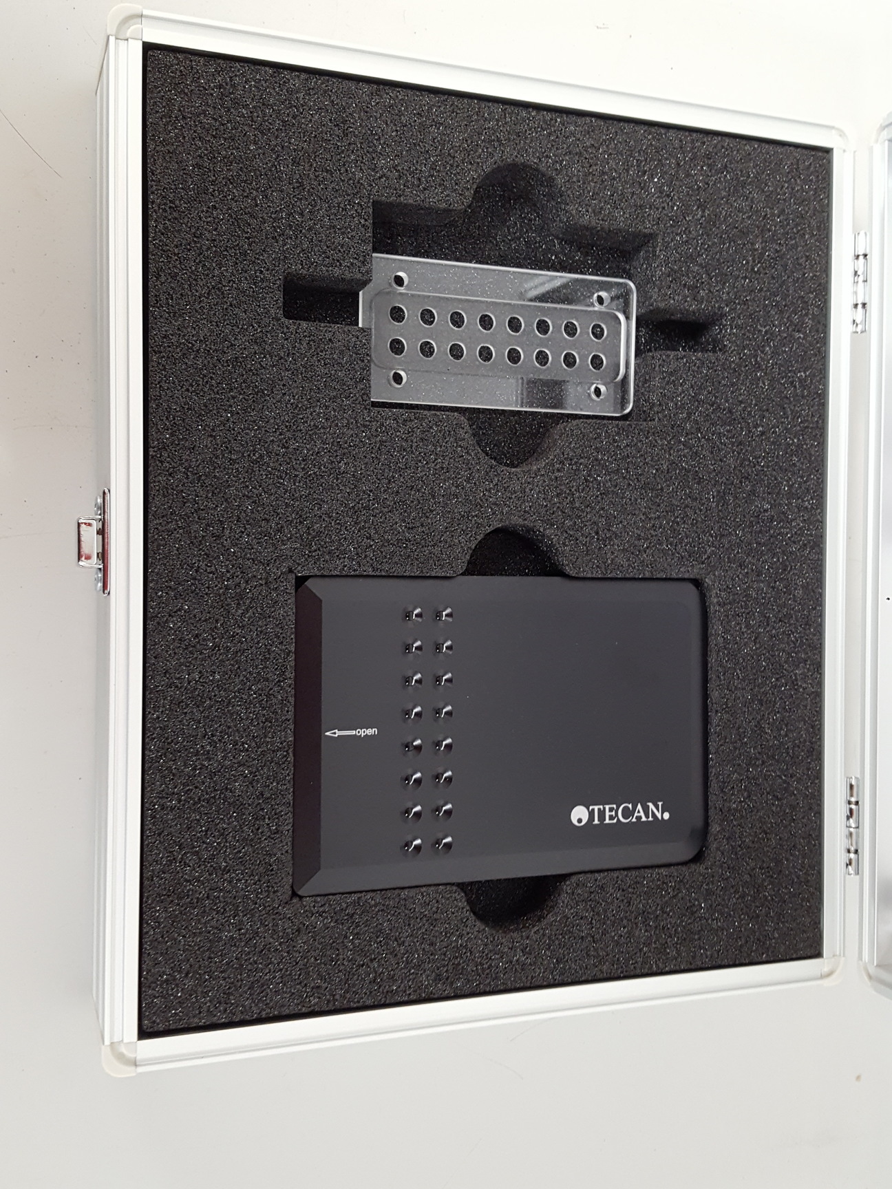 Image of Tecan NanoQuant Plate for Microplate Reader Infinite 200 Lab