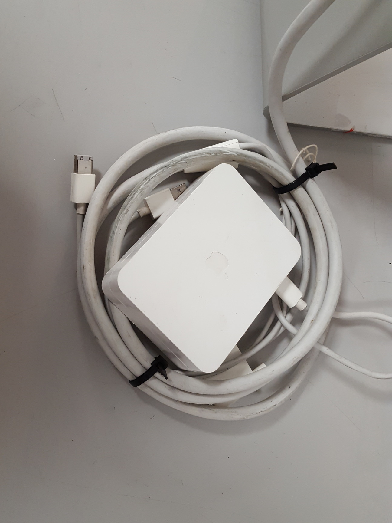 Image of Apple Cinema Display A1097 Widescreen LCD Monitor Spares Repairs