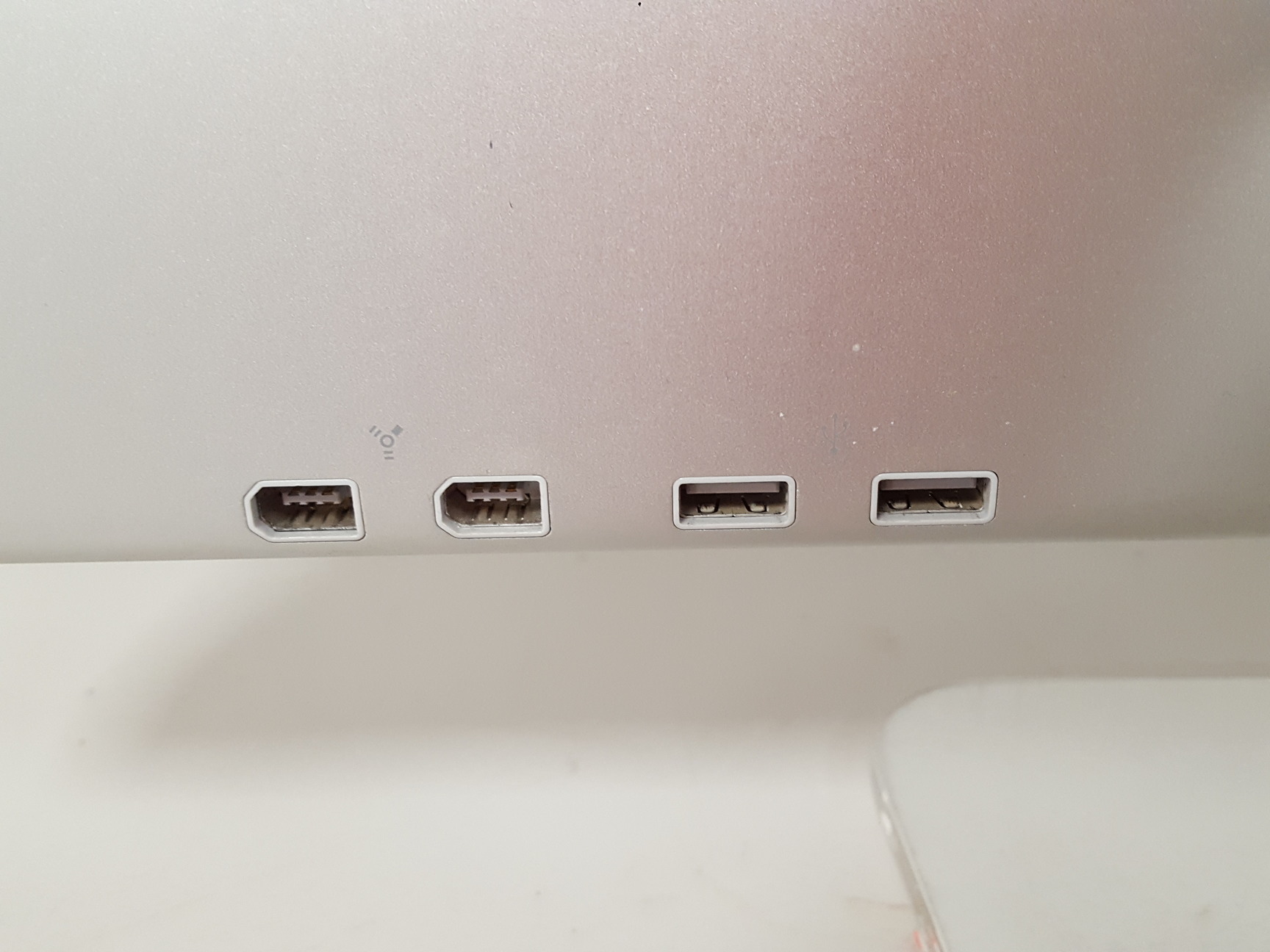 Image of Apple Cinema Display A1097 Widescreen LCD Monitor Spares Repairs