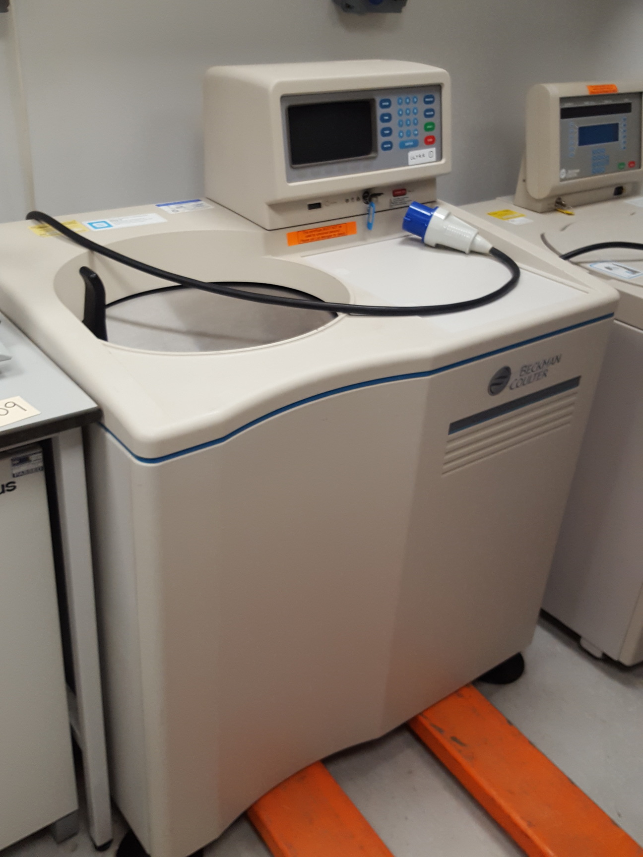 Image of Beckman Coulter Optima XL-80K Ultracentrifuge Lab Centrifuge