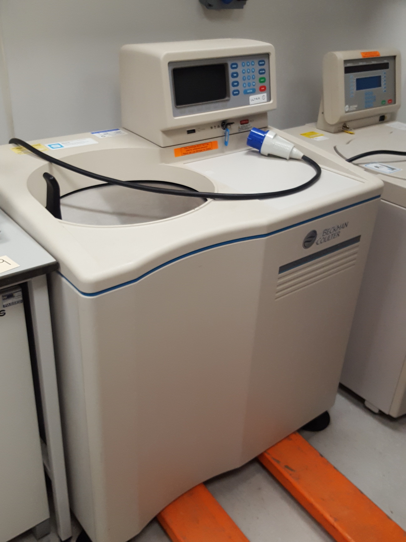 Image of Beckman Coulter Optima XL-80K Ultracentrifuge Lab Centrifuge