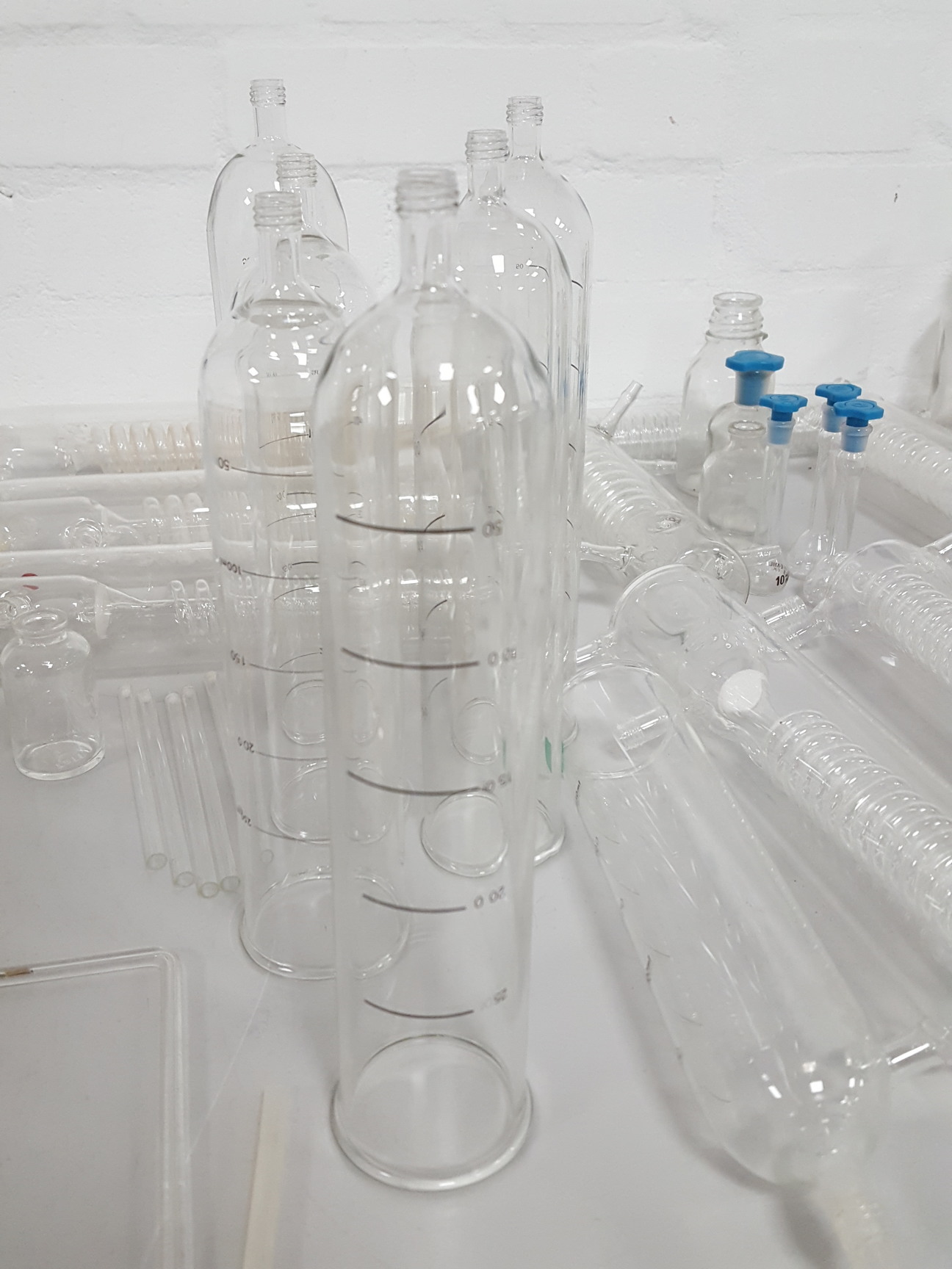 Image of Job lot of Distillation Columns + Other Lab Glassware Chemical Engineering