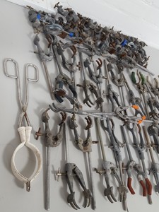 Thumbnail image of Large Lot of Metal Lab Clamp Stands Laboratory Teaching Chemistry