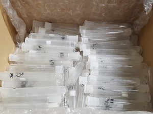 Thumbnail image of Job Lot 150 Glass Test Tubes & Stoppers Glassware Homogenisers Lab
