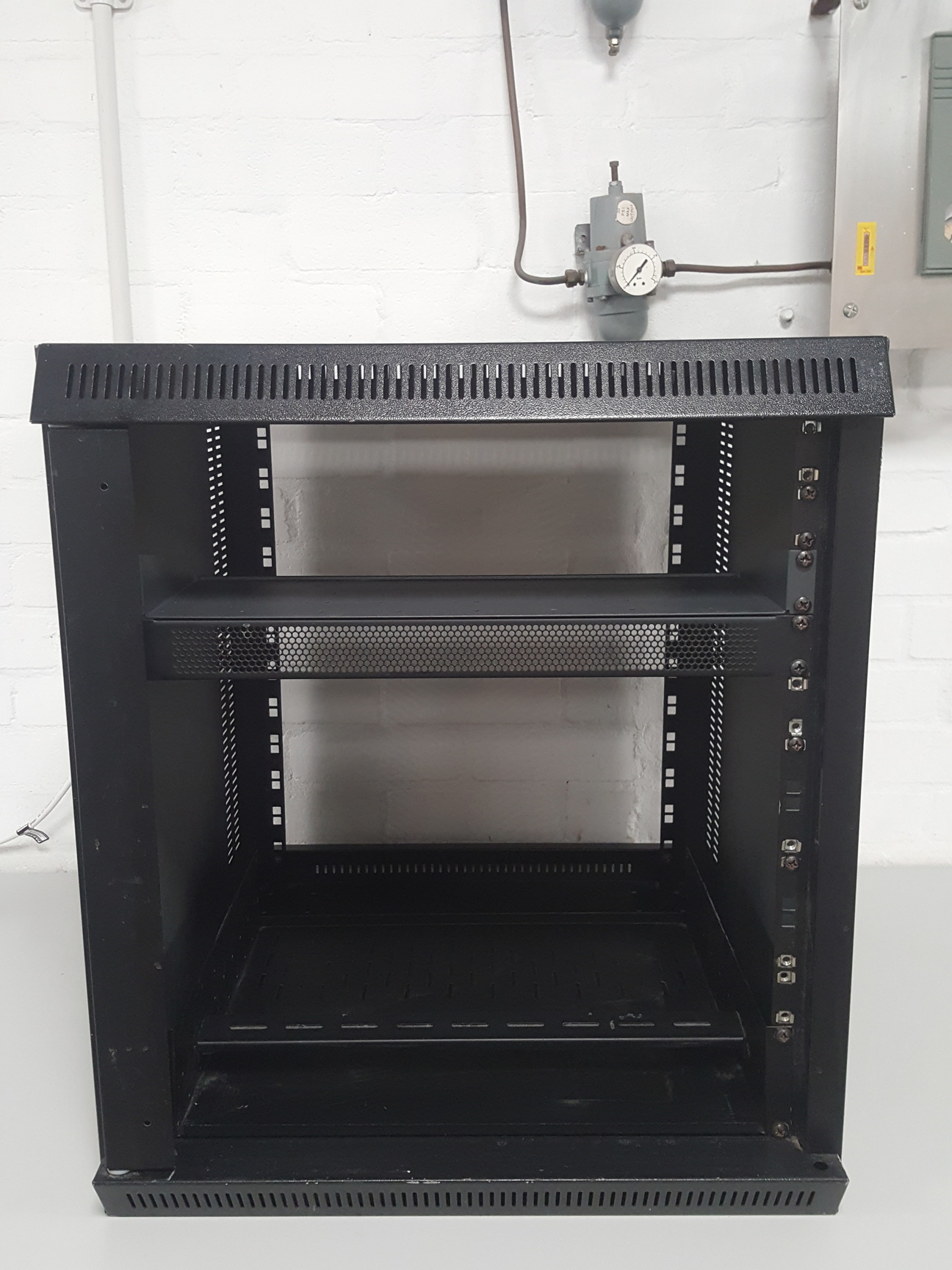 Image of Black 19" Server Rack 12U / 53.4CM +2 Trays & 1 Vented Back Plate