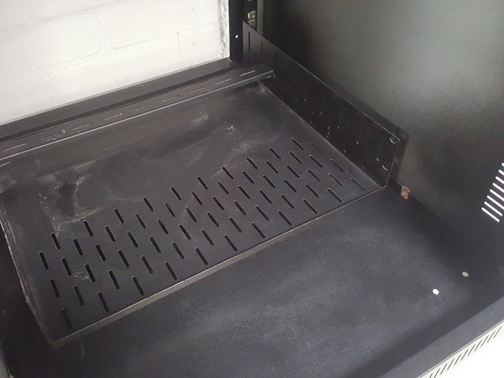 Image of Black 19" Server Rack 12U / 53.4CM +2 Trays & 1 Vented Back Plate