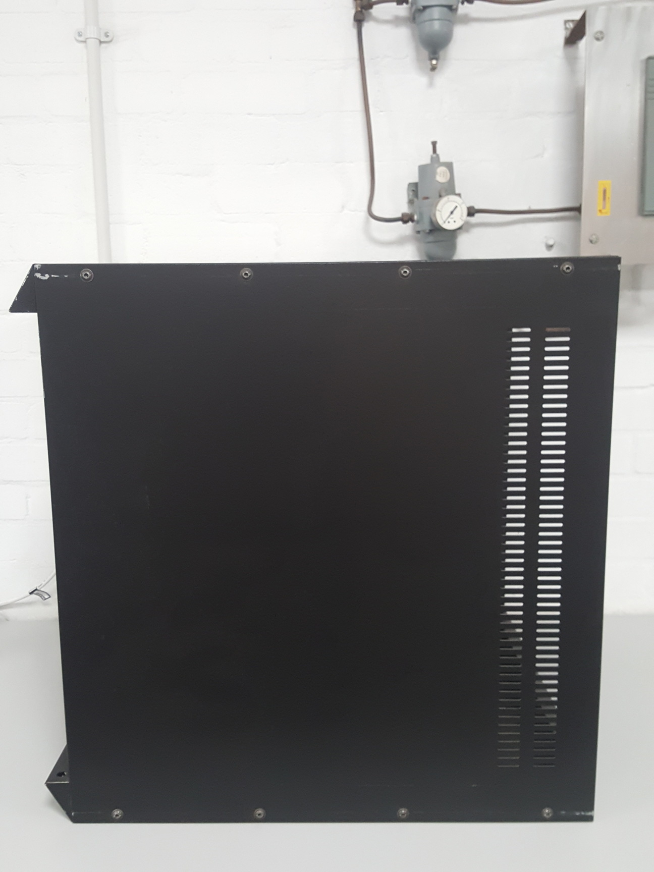 Image of Black 19" Server Rack 12U / 53.4CM +2 Trays & 1 Vented Back Plate