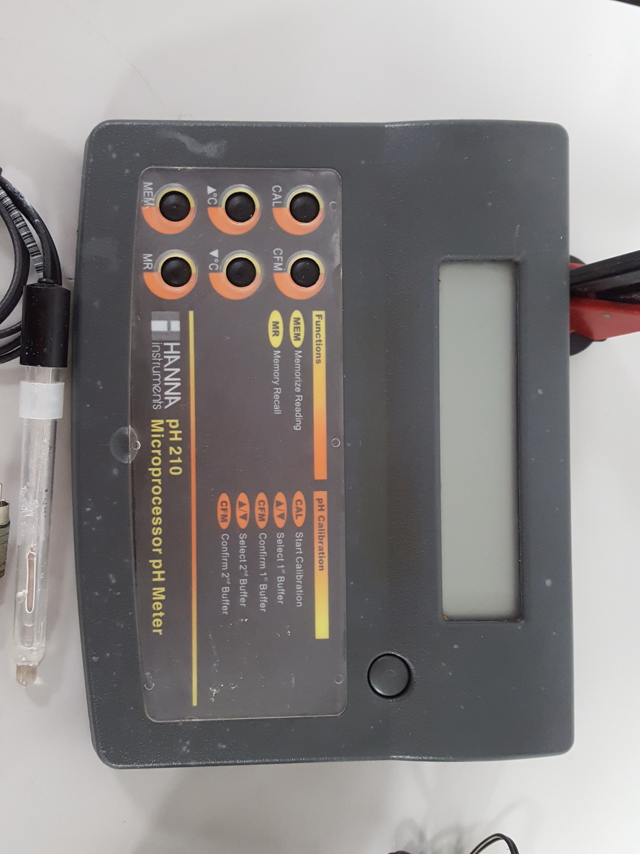 Image of Hanna Instrument PH 210 Microprocessor pH Meter Lab