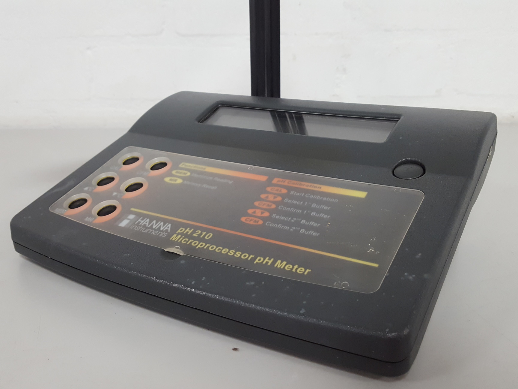 Image of Hanna Instrument PH 210 Microprocessor pH Meter Lab