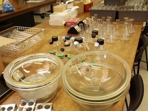 Thumbnail image of Large lot of Lab Glassware, Bottles, Test Tubes Measuring Cylinders Racks Flasks