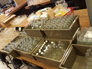 Thumbnail image of Large lot of Lab Glassware, Bottles, Test Tubes Measuring Cylinders Racks Flasks